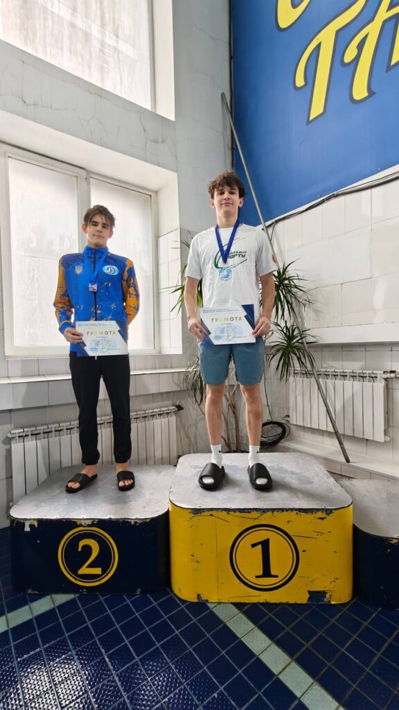 Ганна Змієнко після перемоги на дистанціях вільним стилем та батерфляєм