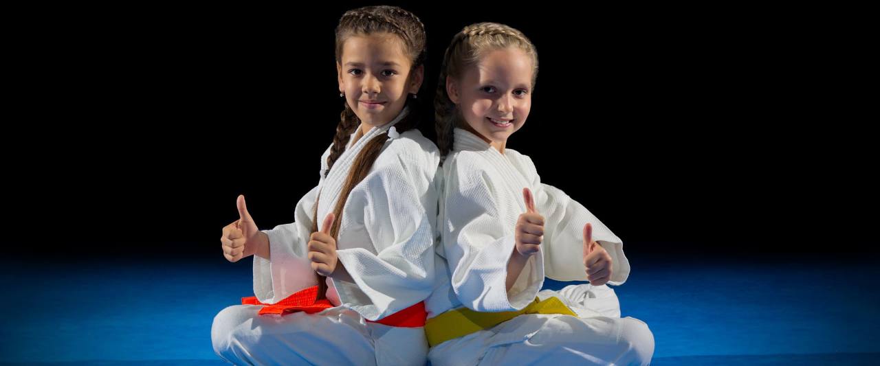 7 дней спорта достижение наших каратистов из клуба MASTER-Академия спорта и выступление юных пловцов на открытом городском первенстве