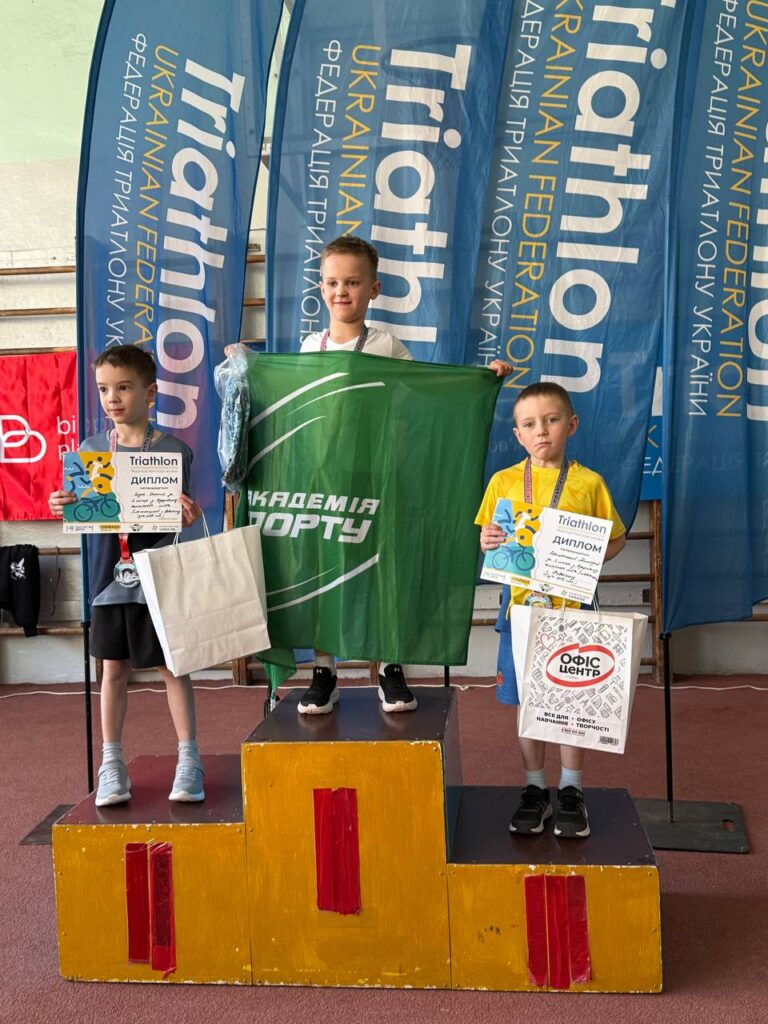 Вихованці тренерів Академії спорту здобули чемпіонські титули в акватлоні та боксі