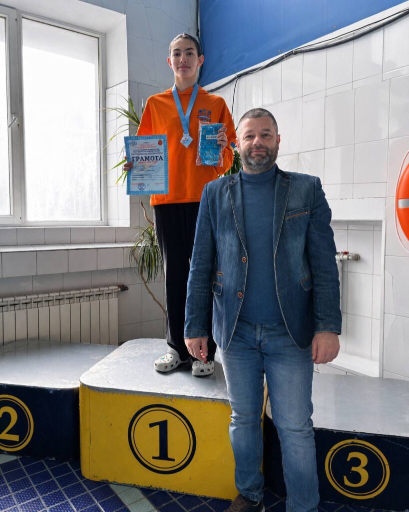 Спортсмени Академії спорту з медалями після відкритої першості СДЮСШОР Динамо в Одесі