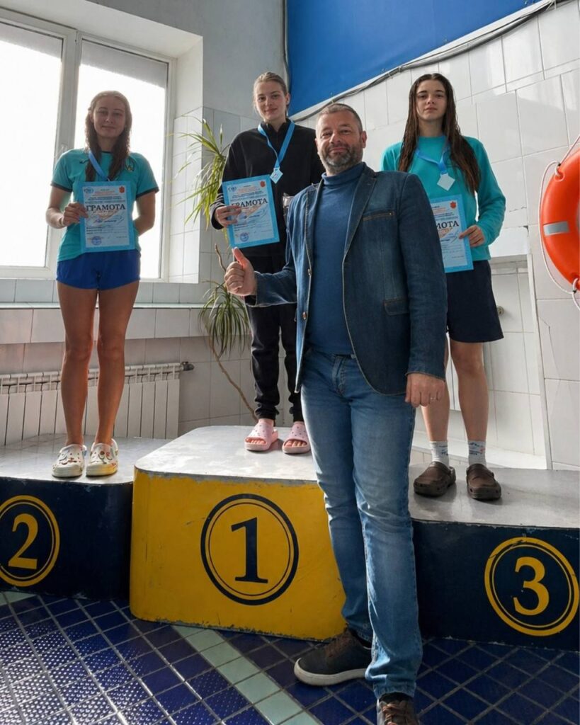 Естафетна команда Академії спорту посіла друге місце у плаванні 4х50 вільним стилем